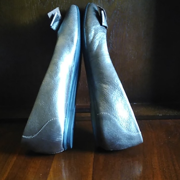 Clarks - Picture 3 of 7